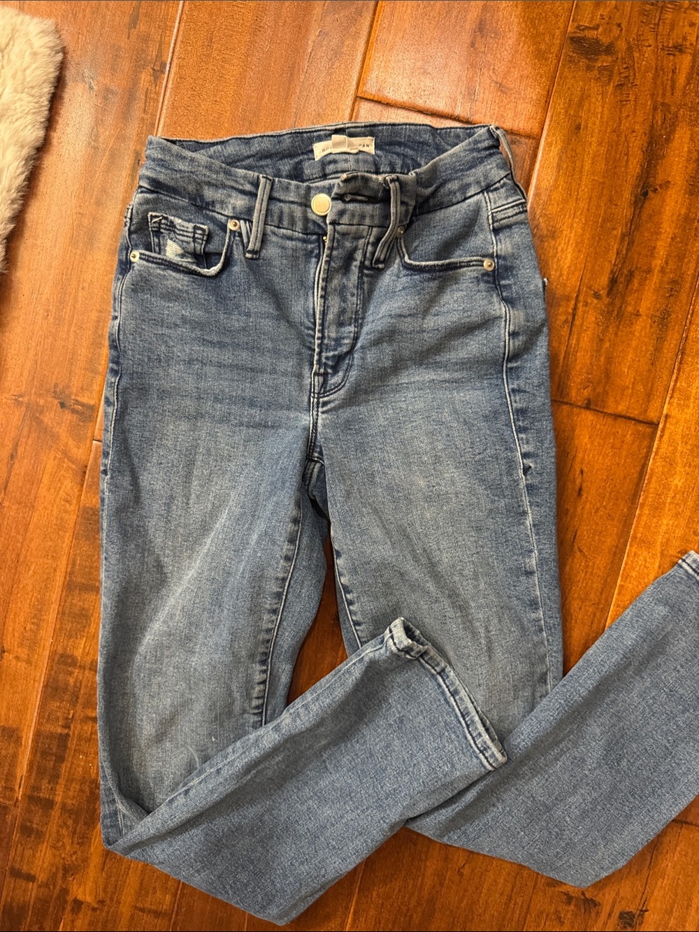Good American High-Rise Slim Jeans in Medium Blue Wash